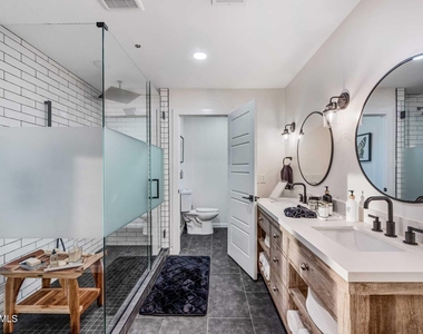 12216 N 65th Street - Photo Thumbnail 11