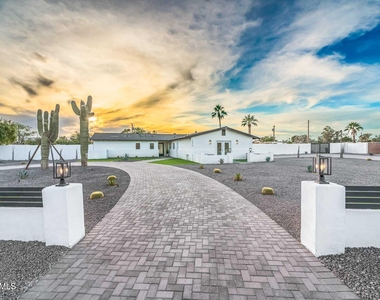 12216 N 65th Street - Photo Thumbnail 17