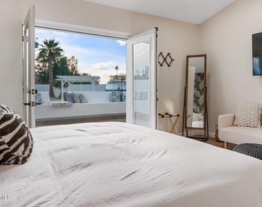 12216 N 65th Street - Photo Thumbnail 12