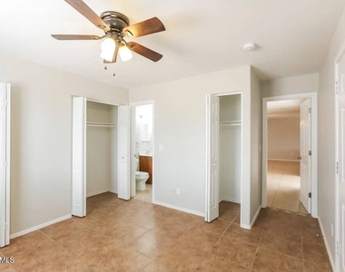 401 E Fremont Dr, Drive - Photo Thumbnail 8