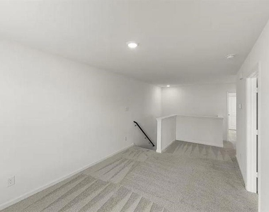 1871 Lockhart Street - Photo Thumbnail 4
