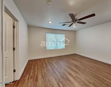 678 W Laredo Avenue - Photo Thumbnail 5