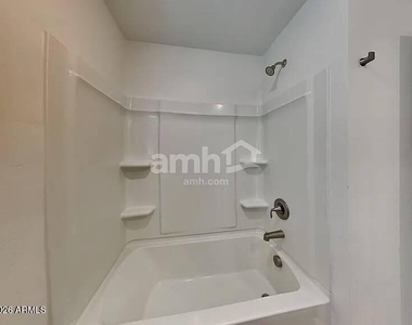 678 W Laredo Avenue - Photo Thumbnail 9