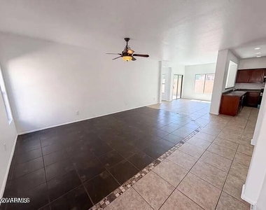 934 E Overlin Lane Drive - Photo Thumbnail 3