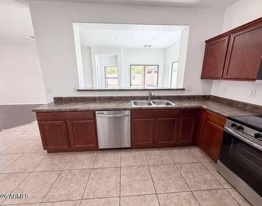 934 E Overlin Lane Drive - Photo Thumbnail 2