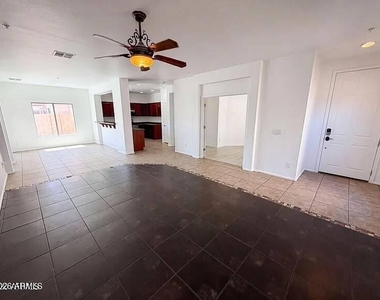 934 E Overlin Lane Drive - Photo Thumbnail 4