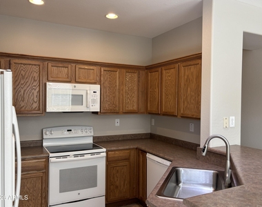 3837 W Ashton Drive - Photo Thumbnail 7