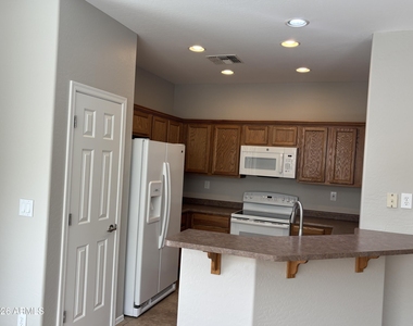 3837 W Ashton Drive - Photo Thumbnail 6