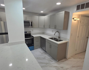 1758 Nw 55th Avenue - Photo Thumbnail 3