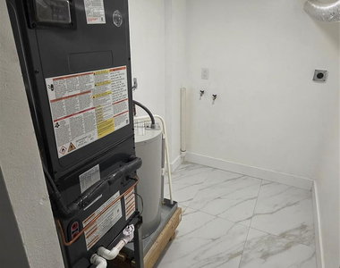 1758 Nw 55th Avenue - Photo Thumbnail 10