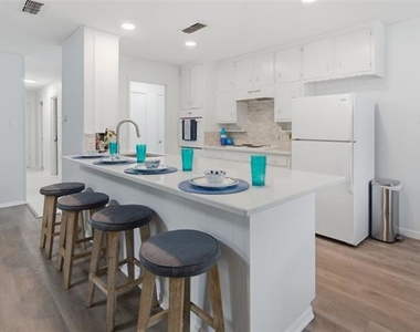 6017 Blueridge Drive - Photo Thumbnail 15