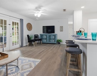 6017 Blueridge Drive - Photo Thumbnail 14