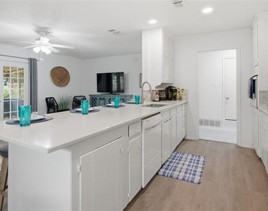 6017 Blueridge Drive - Photo Thumbnail 16