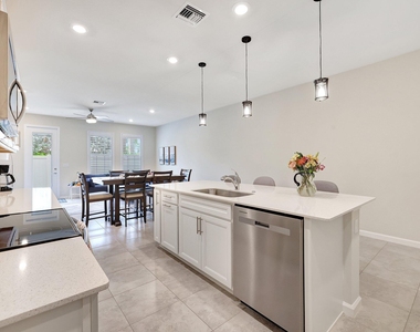 1807 Se Ocean Cove Way - Photo Thumbnail 6