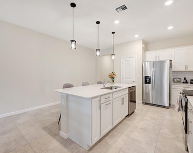 1807 Se Ocean Cove Way - Photo Thumbnail 5