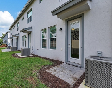 1807 Se Ocean Cove Way - Photo Thumbnail 29
