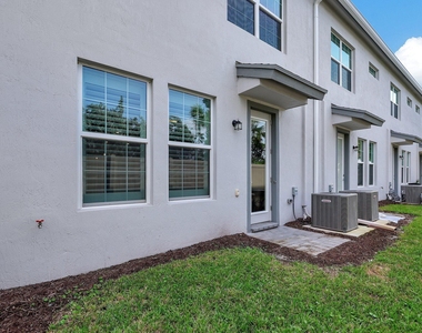 1807 Se Ocean Cove Way - Photo Thumbnail 28