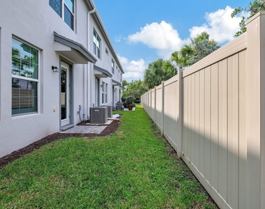 1807 Se Ocean Cove Way - Photo Thumbnail 31