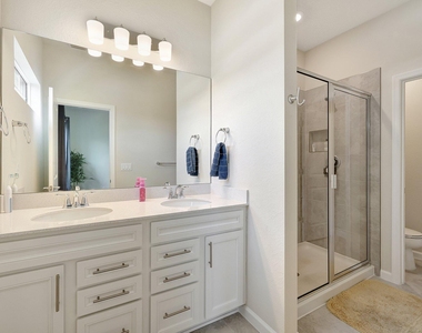 1807 Se Ocean Cove Way - Photo Thumbnail 21