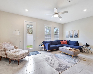 1807 Se Ocean Cove Way - Photo Thumbnail 12