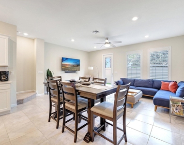 1807 Se Ocean Cove Way - Photo Thumbnail 10