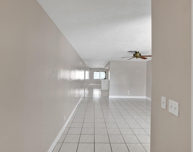 7010-7012 Nw 78th Avenue - Photo Thumbnail 5