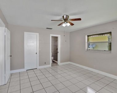 7010-7012 Nw 78th Avenue - Photo Thumbnail 17