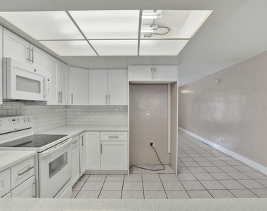 7010-7012 Nw 78th Avenue - Photo Thumbnail 12