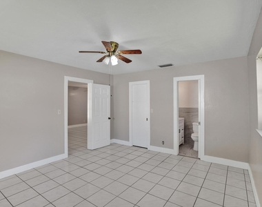 7010-7012 Nw 78th Avenue - Photo Thumbnail 18