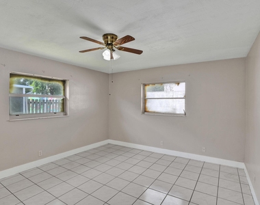 7010-7012 Nw 78th Avenue - Photo Thumbnail 16