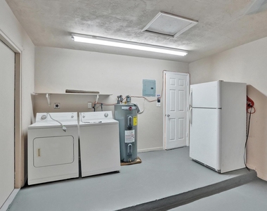 7010-7012 Nw 78th Avenue - Photo Thumbnail 34