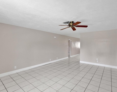 7010-7012 Nw 78th Avenue - Photo Thumbnail 6