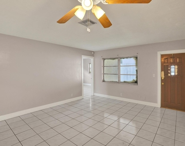 7010-7012 Nw 78th Avenue - Photo Thumbnail 13