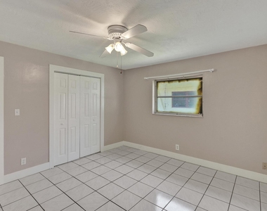 7010-7012 Nw 78th Avenue - Photo Thumbnail 27
