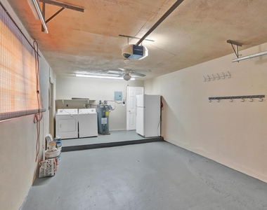 7010-7012 Nw 78th Avenue - Photo Thumbnail 32