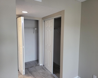 1562 Se Royal Green Circle - Photo Thumbnail 11