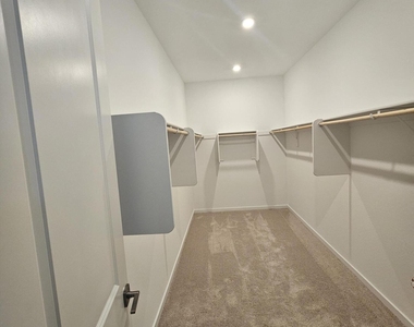 23011 W Potter Drive - Photo Thumbnail 6
