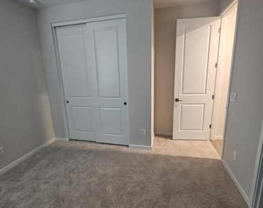 23011 W Potter Drive - Photo Thumbnail 3
