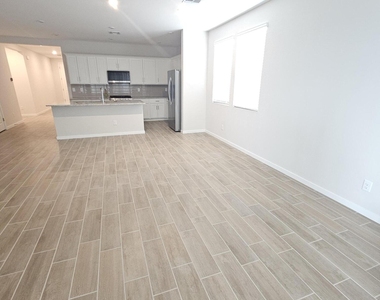 23011 W Potter Drive - Photo Thumbnail 10
