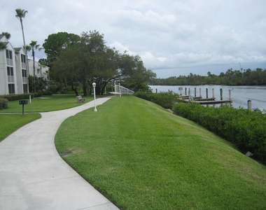 2512 Se Anchorage Cove Se - Photo Thumbnail 27