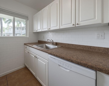 3390 Ne 16th Terrace - Photo Thumbnail 13