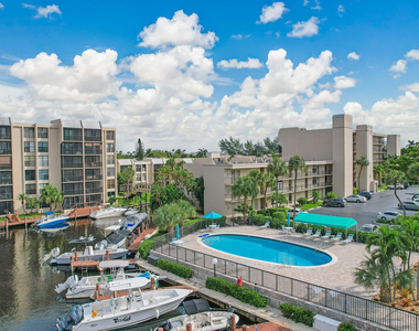 6 Royal Palm Way - Photo Thumbnail 20