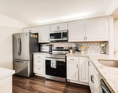 6 Royal Palm Way - Photo Thumbnail 2
