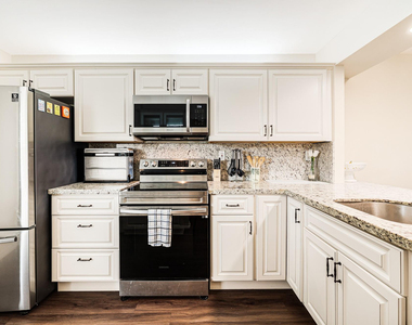 6 Royal Palm Way - Photo Thumbnail 1