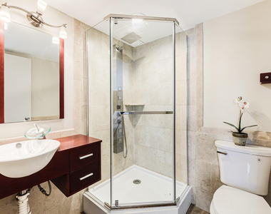 6 Royal Palm Way - Photo Thumbnail 17