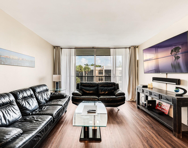 6 Royal Palm Way - Photo Thumbnail 4