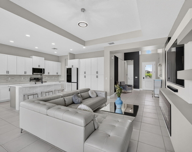 16293 Melogold Drive - Photo Thumbnail 12