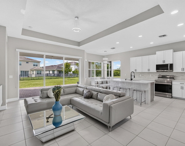 16293 Melogold Drive - Photo Thumbnail 9