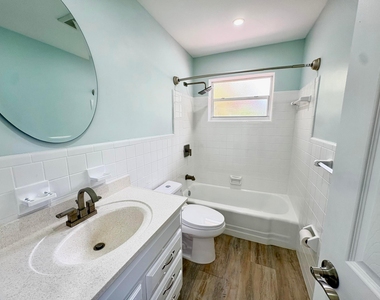 720 Se 15th Street - Photo Thumbnail 5