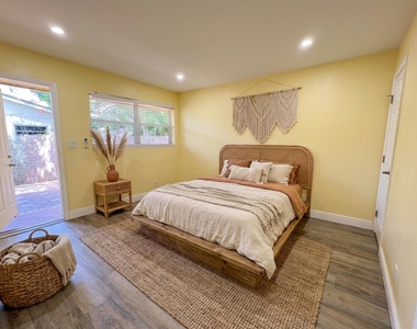 720 Se 15th Street - Photo Thumbnail 4